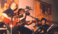 Alex, Connan (atr�s dos microfones) e Wagner